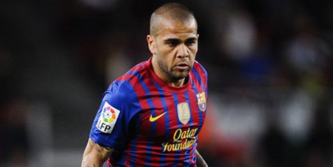 Dani Alves Dihantam Cedera Paha