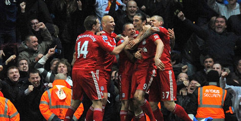 Review: Carroll Terbangkan Sepuluh Pemain Liverpool