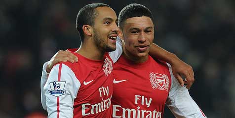Walcott Tak Khawatir Disaingi Chamberlain