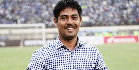 Tinggalkan Semen Padang, Nil Maizar Menangis