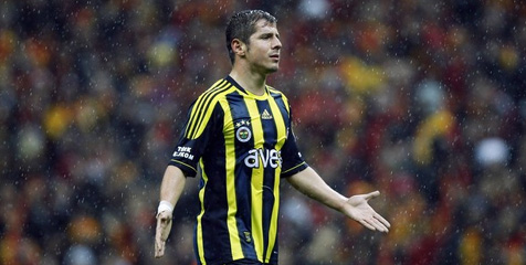 Emre Belozoglu Dituding Lakukan Pelecehan Rasial