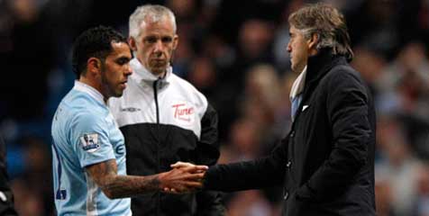 Mancini Siratkan Pertahankan Tevez Musim Depan