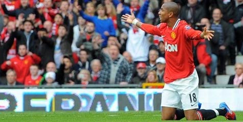 Lescott: City Tak Boleh Sentuh Ashley Young