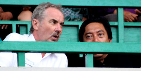 Riedl dan Iman Arief Tonton Persegres vs PSMS