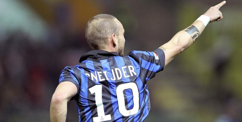 Sheringham: United Akan Beli Sneijder