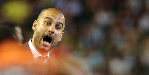 Guardiola: Barca Harus Pertahankan Dani Alves