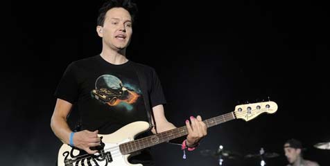 Personil Blink 182 Ucapkan Selamat Pada Manchester City