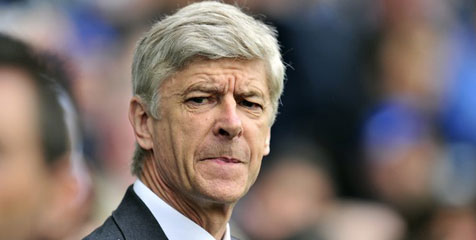 Wenger Berniat Tuntut Wasit Wenger Berniat Tuntut Wasit
