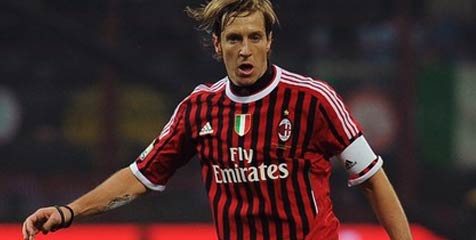 Ambrosini Bertahan Setahun Lagi di Milan