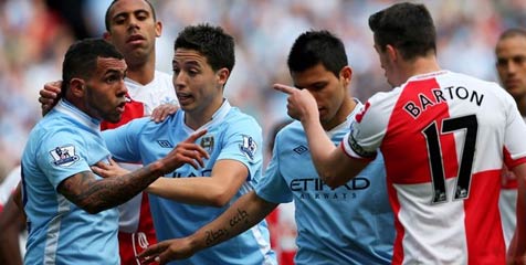 'Harusnya Tevez Dikartu Merah Juga, Bukan Hanya Barton'