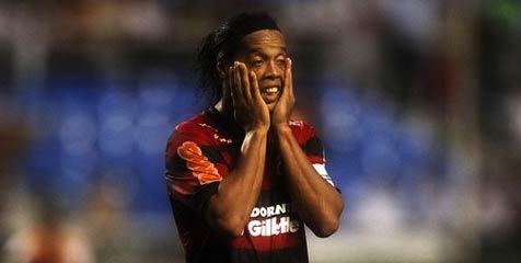 Ricuh Gaji, Ronaldinho Tinggalkan Flamengo