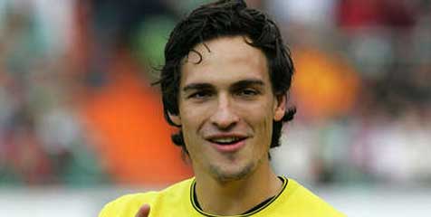Hummels Pilih Bertahan di Dortmund Hummels Pilih Bertahan di Dortmund