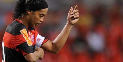 Ronaldinho Bergabung ke Atletico Mineiro Ronaldinho Bergabung ke Atletico Mineiro