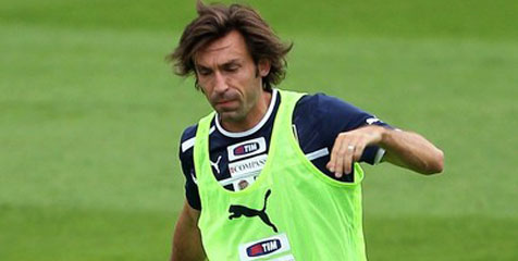 Pirlo Alami Memar Pada Betisnya