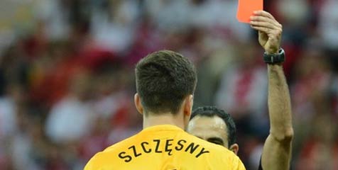 Szczesny Lega Eksekusi Penalti Yunani Gagal