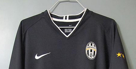 Jersey Away Juve Akan Berwarna Hitam