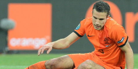 Melempem, Van Persie Masih Dibela Marwijk