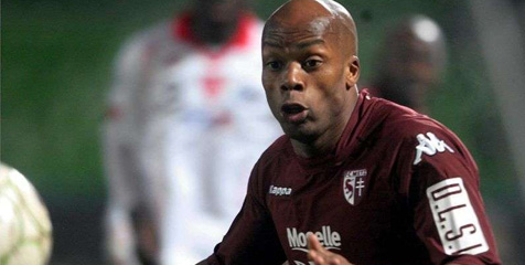 Sylvain Wiltord Resmi Umumkan Gantung Sepatu