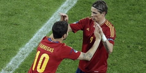 Torres: Debat Nomor 9 Akan Terus Berlanjut