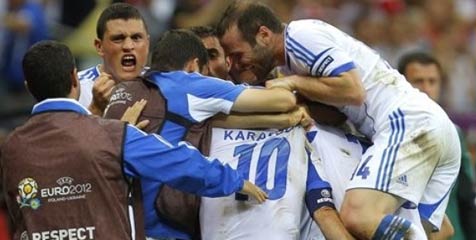 Review: Karagounis Bawa Yunani ke Perempat Final