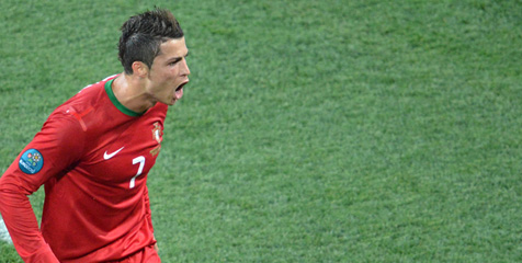 Review: Ronaldo Gemilang, Belanda Pulang