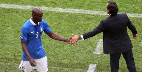 Prandelli Beri Sinyal Kuat Turunkan Balotelli