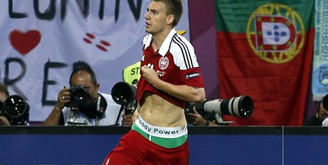 UEFA Putuskan Bendtner Bersalah