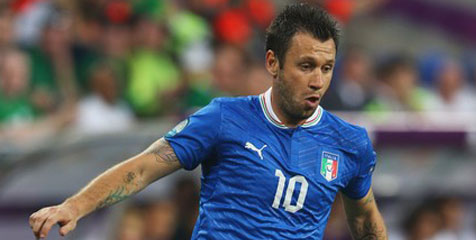HT Review: Cassano Tempatkan Italia di Puncak