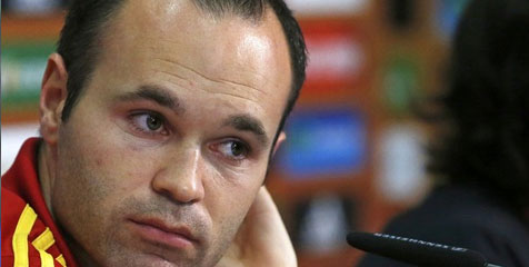 Iniesta Jawab Kritikan Publik dengan Bijak