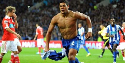 PSG Siapkan 43 Juta Poundsterling Untuk Hulk