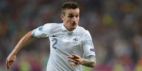 Inter Ingin Jual Maicon Demi Beli Debuchy