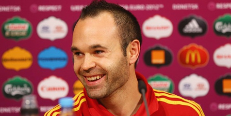 Iniesta: Saya Tidak Peduli Siapa Pemain Terbaik Euro 2012