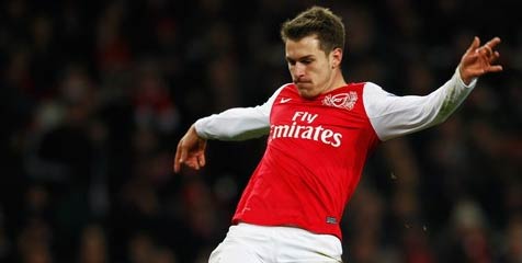 Ramsey Tak Sabar Tampil Bareng Giggs