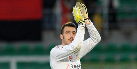 Duo London Bersaing Dapatkan Viviano