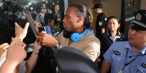 Tiba di China, Drogba Disambut Bak Pahlawan