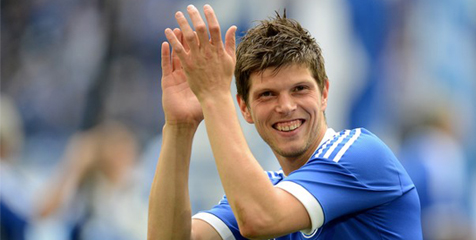 Huntelaar Isyaratkan Bertahan di Schalke
