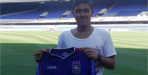 Gelandang Keturunan Indonesia Gabung Ipswich Town