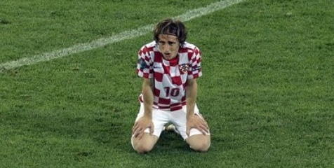 Modric Minta Maaf Pada Tottenham