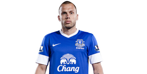 Inter Mendekati John Heitinga