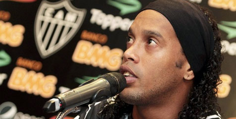 Ronaldinho: Allegri Paksa Saya untuk Pergi