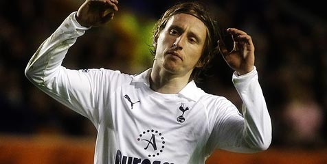 Gagal ke Madrid, AVB Kembalikan Modric ke Tim Utama