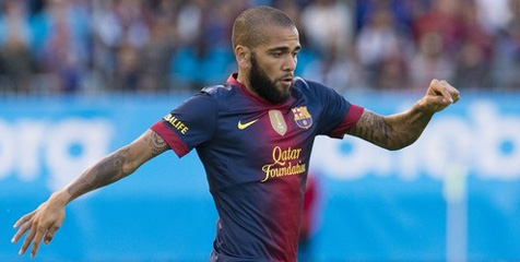 Dani Alves Absen Latihan Karena Cedera