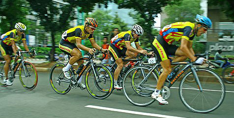 Tim Sepeda Asal Kazakhstan Ikuti Tour de East Java