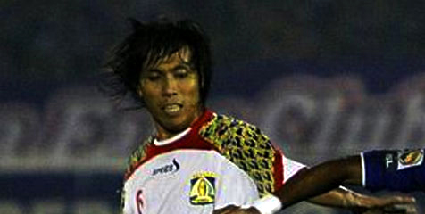 Asri Akbar Diincar Persib dan Sriwijaya