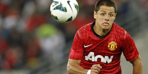 United Tolak Minat Chelsea Gaet Chicharito