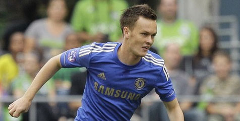 Chelsea Pinjamkan Josh McEachran ke Middlesbrough