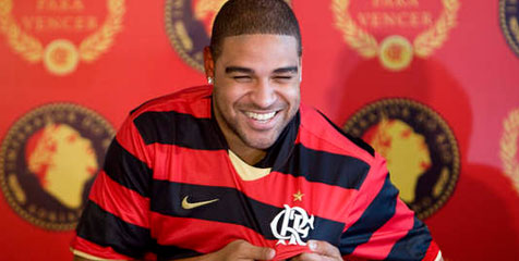 Flamengo (Kembali) Gaet Adriano