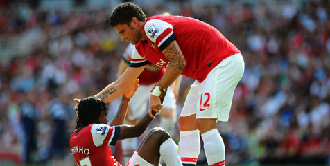 Gervinho Enggan Bandingkan Giroud Dengan RVP