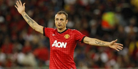 Rooney Cedera, Berbatov Dipertahankan?