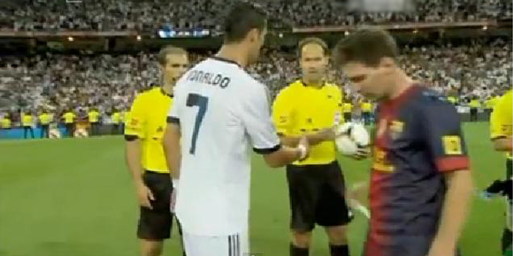 Video: Messi dan CR7 Enggan Jabat Tangan